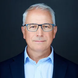 Varga Zoltán gépészeti szakoktató, MODELLO Intézet